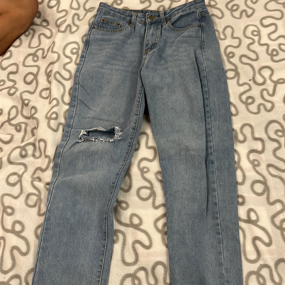 I’m selling these jeans